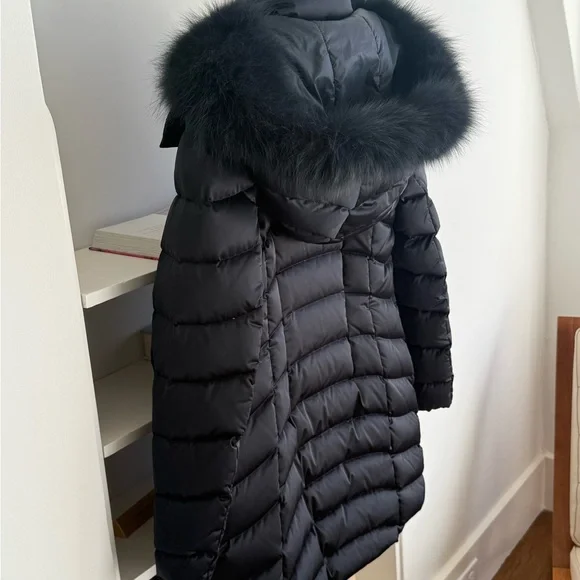 Down coat with Fur Hood - Picture 4 of 4